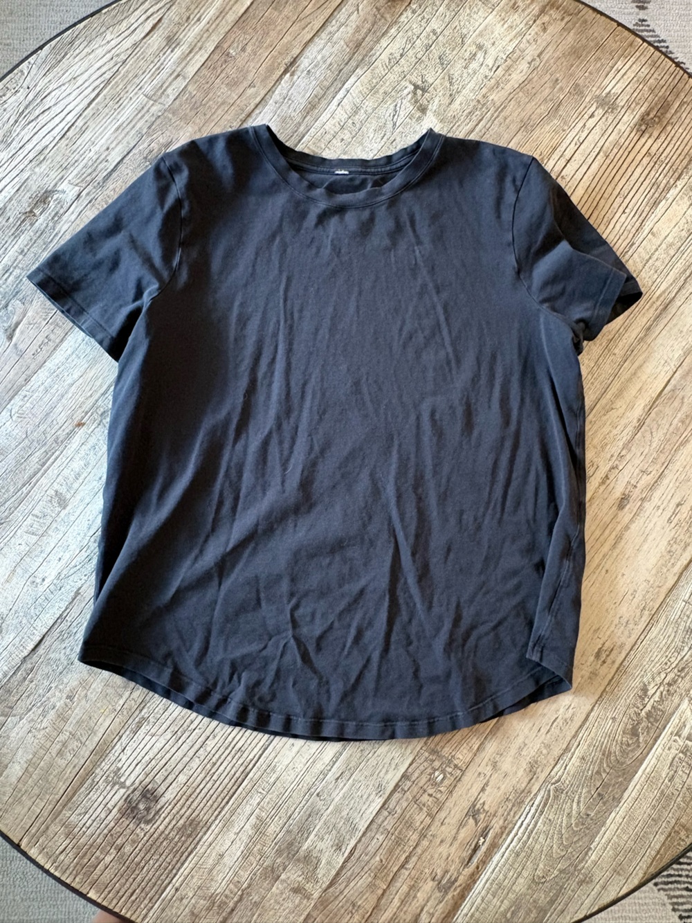 Lululemon women’s Black Crew Neck Shirt